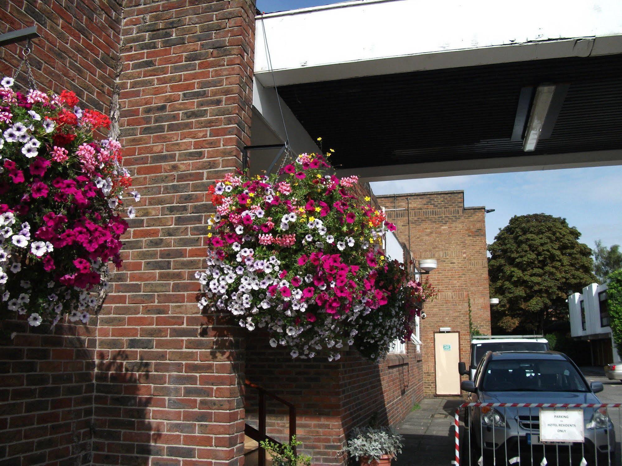Oyo Osterley Park Hotel Isleworth Eksteriør billede